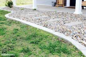 The bricks will also take on an appealing weathered look over time. How To Make A Concrete Landscape Curb In 4 Easy Steps