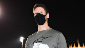 Mercedes gunt romain grosjean, die vorig jaar zo ongenadig hard crashte, een waardig afscheid van de formule 1. Uud22oaeiivllm