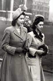 L'époux de la reine elisabeth ii est décédé ce. Epingle Sur Vintage Millinery