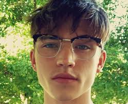 This karate kid sequel series picks up 30 years after the events of the 1984 all valley karate tournament and finds johnny lawrence on the hunt for redemption by reopening the infamous cobra kai karate dojo. Who Did Tanner Buchanan Play In Modern Family Tanner Buchanan 13 Facts About The Popbuzz