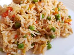 Fate scaldare la piastra, cospargetela con una presa di sale e fatevi cuocere il petto di pollo a fette, facendole dorare da entrambi i lati. Riso Con Pollo Blogboccabuona Riso Con Pollo
