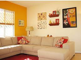 Como Pintar Una Sala Pequena De Dos Colores Salas Coloridas Y Divertidas Por Su Color Y Estructura Living Room Wall Color Room Wall Colors Living Room Orange