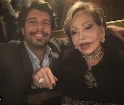 A causa do internamento foi agora revelada pelo socialite. Filho De Jose Castelo Branco Revela Idade De Betty Grafstein