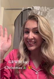 Ashley Revis's Instagram, Twitter & Facebook