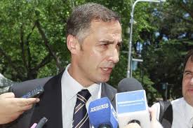 El Gobierno presentó su modelo de blíndex para los taxis y los dueños  enfurecieron