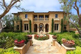 During this period architects build houses with huge interior spaces, decorated with rounded arches and a lot of ornamental details. Roots Of Style Your Home May Have A Renaissance Classical Past