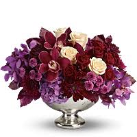 I like this photo because the color really pops. What Wedding Flowers Are In Season In Fall Teleflora