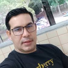 Daniel Lennon's Instagram, Twitter & Facebook