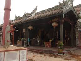 Cheng hoon teng temple is one of the three temples along harmony street in chinatown. Cheng Hoon Teng Mapio Net