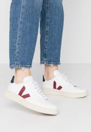 I have kept the boat in a barn for the past 7 years so she is in great condition. Veja V 12 Sneaker Low Extra White Marsala Nautico Weiss Zalando De