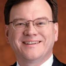 American Airlines names two vice presidents