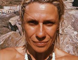 Check spelling or type a new query. Katerina Karabatoy Oi Spanies Fwtografies Apo Tis Diakopes Me Ta Paidia Ths