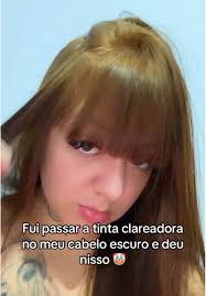 Passando Tinta Super Clareadora No Cabelo Preto