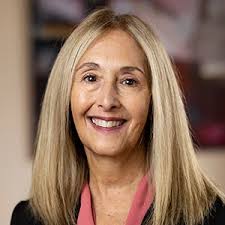 Diana Easton's Instagram, Twitter & Facebook