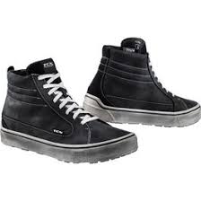 Frauen sind ständig in bewegung und wenn die aufgaben des alltags erledigen, brauchen die schuhe, die in jeder situation perfekt passen. Motorrad Sneaker Herren Bei Polo Motorrad Kaufen