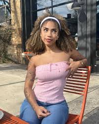 Venus Marquez - Free pics, galleries & more at Babepedia