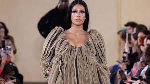 Prior to her music career, she played basketball for the dutch national team and would graduate university with a master's in communications. Sevdaliza Just Walked The Y Project Runway At Paris Fashion Week Vogue