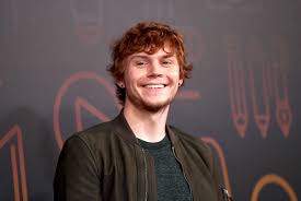 Halsey has gained increasingly more of a following that is loyal every year. Who Is Evan Peters Halsey S New Boyfriend