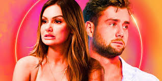 Amber Eggers's Instagram, Twitter & Facebook