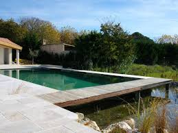 une piscine naturelle plus contemporaine avec 2 bassins separes piscine naturelle piscine construire une piscine