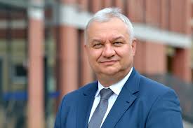 Bei der beisetzung seiner urne am 22. Prof Andrzej Seweryn The Dean Of The Faculty Of Mechanical Engineering And Ship Technology Gdansk University Of Technology