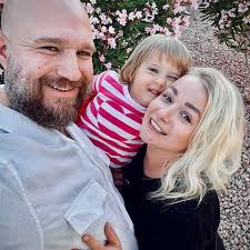 Fundraiser for Elena Kotenko by Sarah Cosgrove : Stand by the Lamb Family  in Their Time of Need