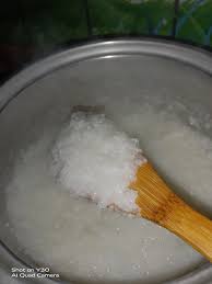 Memasukkan beras saat air belum mendidih membuat bubur nasi jadi lebih encer dan mudah berair saat sudah dingin nanti. Tips Masak Bubur Nasi Dengan Cepat Cantik Berseri Tak Sampai 15 Minit Dah Siap Daily Makan