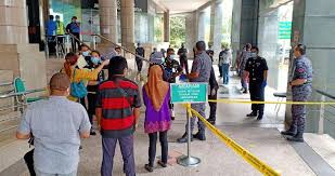 Calon hendaklah warganegara malaysia berusia tidak kurang daripada 18 tahun pada tarikh tutup permohonan iaitu 2 julai 2017. Daftar Online Dahulu Jabatan Imigresen