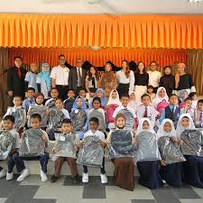 Bagi mempertingkatkan mutu pdp di kalangan guru bahasa inggeris, pihak sekolah mengambil inisiatif mengadakan bengkel bersama penutur jati. Marioncaunter Spent Our Monday Morning At Sekolah Kebangsaan Seksyen 7 Kota Damansara In Collaboration With Projek Beg Sekolah Yayasan Tan Sri Nasimuddin Buro 24 7 Malaysia