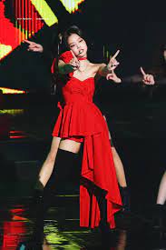Лалиса манобан (blackpink) , айрин (red velvet), йерин (gfriend), чахи (melody day) и лайм (hello venus). 8 Times Blackpink S Jennie Served Pure Power Visuals In Red Kissasian