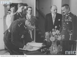 Crizele dinastice pe care le provoca avântul amoros al prințului carol au dat mult de gândit și de lucru marilor oameni politici ai. Regele Carol Ii Vizita De Stat In Polonia Iunie 1937 Ii Romanian Royal Family History Royal Family