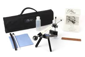 The Edge Pro Apex 1 Knife Sharpener Kit Is A Patented Wet Sharpener System That Will Sharpen Any Size Or Shape Blade Up To 3 Wide Including Serrate En 2020 Couteau