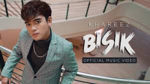 Namun, lama kelamaan tuan danial mula lembut hati dan tertarik dengan sikap is yang kelam kabut tetapi masih kelihatan comel. Khareez Bisik Official Music Video Youtube