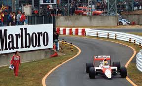 The home of formula 1 on bbc sport online. Formula 1 The Official History Hamilton Maurice Formula 1 R Amazon De Bucher
