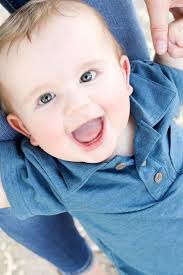 Looking for someone to take family picture.