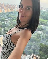 And she's back ☺️ Wishing you a happy Sunday. X #porch #coffee #cawfeetawk  #happy #happygirl