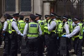 Cops blow £631m on diversity 'obsession' instead of fighting crime: bombshell  report - AOL