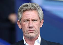 Brands laments 'difficult' role and battles to keep managers at Everton