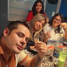 𝐒𝐎𝐑𝐓𝐄𝐎! Mañana Entre Nos jueves 25 de abril nos acompañará una  talentosa artista Andrea Tello @andreatellojewerly ¿𝐐𝐮𝐢𝐞𝐫𝐞𝐬 𝐬𝐞𝐫  𝐥𝐚 𝐚𝐟𝐨𝐫𝐭𝐮𝐧𝐚𝐝𝐚 𝐲 𝐠𝐚𝐧𝐚𝐫 𝐮𝐧𝐨𝐬 𝐡𝐞𝐫𝐦𝐨𝐬𝐨𝐬  𝐀𝐑𝐄𝐓𝐄𝐒 𝐝𝐞 𝐀𝐧𝐝𝐫𝐞𝐚 𝐓𝐞𝐥𝐥𝐨 ...