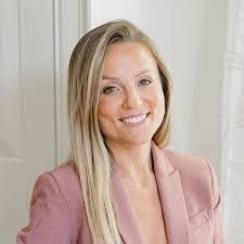 Amanda Stauffer's Instagram, Twitter & Facebook