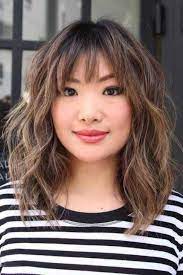 You can wear medium length hairstyles in a number of ways, in a variety of shapes and styles including straight, wavy or curly. Short Hair With Bangs 2018 21 Shorthairstyles Bangs With Medium Hair Medium Hair Styles Hair Styles