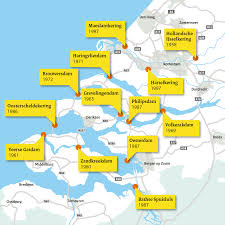 Op 31 januari 1995 en in de dagen daarna werden 250.000 mensen, variërend van vijf dagen tot twee weken, verplicht uit grote delen van het gelderse rivierengebied geëvacueerd vanwege de gevaarlijk hoge waterstand van de maas, de rijn, de waal en de ijssel. De Deltawerken Rijkswaterstaat