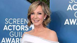 Allison brooks janney (born november 19, 1959) is an american actress. Allison Janney Reveals The Mom Set Pieces She Took On Her Way Out Entertainment Tonight