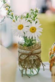 9 Incredibly Easy Rustic Wedding Centerpieces Http Www Beautiful Bridal Blogspot Com Daisy Wedding Mason Jar Centerpieces Wedding Centerpieces
