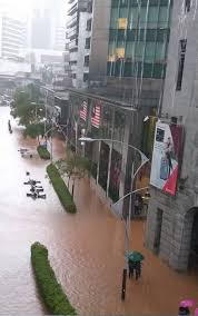 #banjir kilat di sekitar jln sultan ismail/jln ampang. Kuala Lumpur Dilanda Banjir Kilat Pak Din