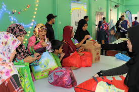 A visit to the grave of the departed loved ones. Hari Raya Clothes Donation Bring Festive Cheer To Needy Families The Scoop