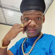 Nou nan yon konkou bèl short fim,...