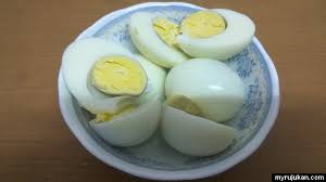1 bungkus mi telur, rebus hingga matang lalu tiriskan dan tambahkan 1 sendok makan minyak 3. Cara Merebus Telur Paling Mudah Dan Senang Myrujukan
