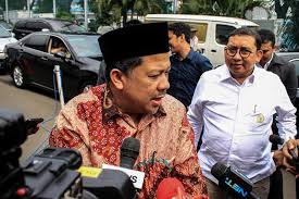 Bahwa misalnya ada pertanyaan mengenai pak fahri hamzah kemudian pak fadli. Meski Sering Kritik Jokowi Fadli Zon Dan Fahri Hamzah Akan Diberi Bintang Mahaputra Kabar24 Bisnis Com