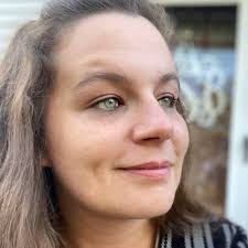 Melinda Sampson's Instagram, Twitter & Facebook